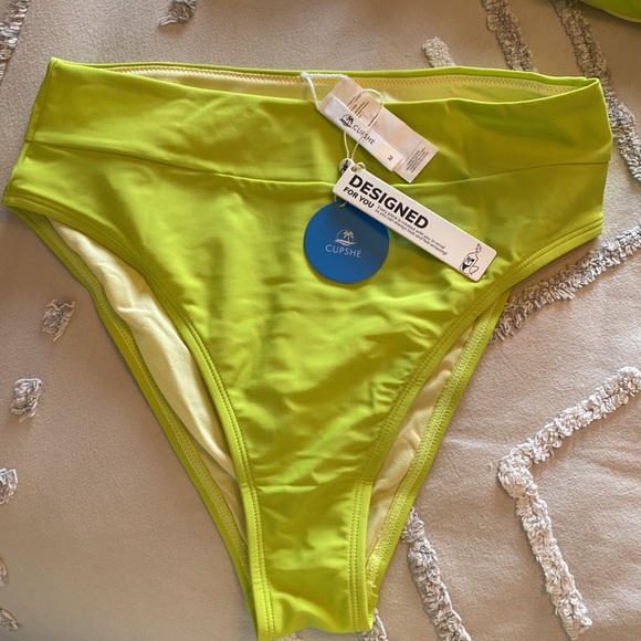 Lime Bikini! 👙 - Picture 2 of 6